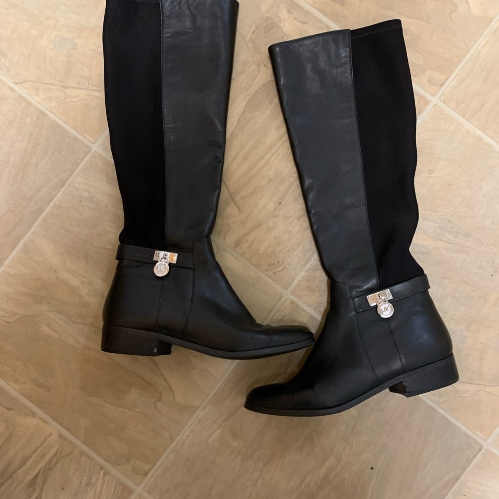 Michael Kors Leather Boots with Zipper and with heel. Good for winter.